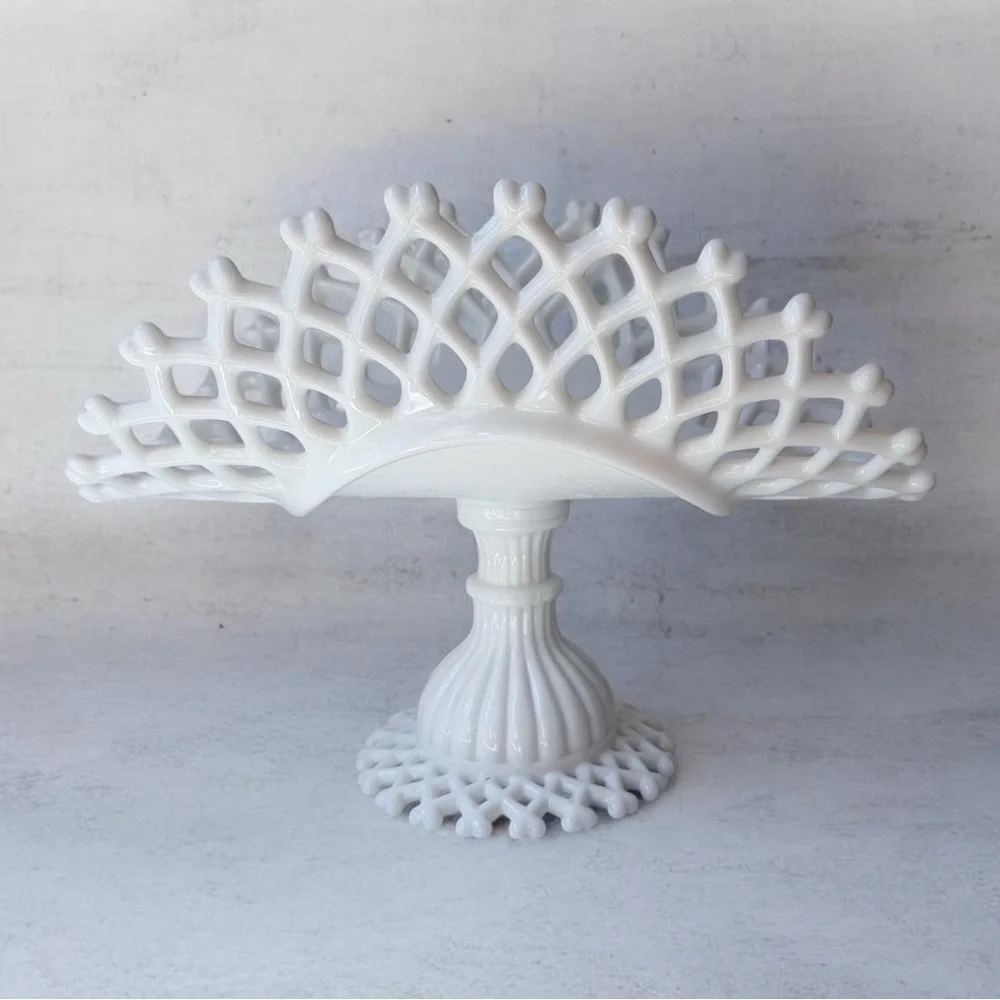 vintage Westmoreland white milk glass banana stand  lattice edge pattern